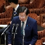 　衆院予算委の省庁別審査で趣旨説明する平口法相＝６日午前