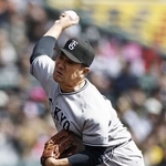 　阪神戦に先発し、３回無失点と好投した巨人・田中将＝甲子園