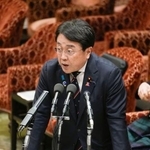 　衆院予算委で答弁する赤沢経産相＝９日午前