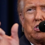 　９日、米フロリダ州での記者会見で話すトランプ大統領（ＡＰ＝共同）