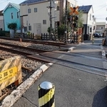 　２０２５年３月、知的障害がある男性が電車にはねられて死亡する事故があった踏切＝９日、東京都国立市