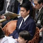 　衆院予算委に臨む松本文科相。下は高市首相＝１２日午前