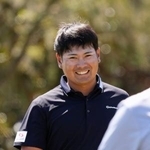 　第２ラウンド、笑顔でホールアウトする久常涼。通算４アンダーで１７位＝ＴＰＣソーグラス（共同）