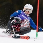 　女子回転座位　２回目　滑走する村岡桃佳＝コルティナダンペッツォ（共同）