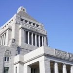 　国会議事堂＝東京・永田町