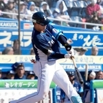 　３回、西武・長谷川が同点ソロを放つ＝ＺＯＺＯマリン