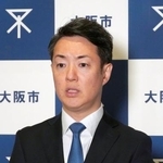 　大阪市役所で記者団の取材に応じる横山英幸市長＝１６日午後