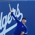 　やり投げで調整するドジャース・山本＝グレンデール（共同）