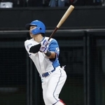 　２回、日本ハム・野村が同点２ランを放つ＝エスコンフィールド