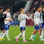 　神戸とのＰＫ戦を制し、喜ぶＧ大阪イレブン＝ノエスタ