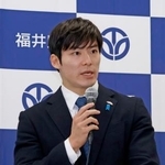 　記者会見で「コンプライアンス推進課」の新設を発表する福井県の石田嵩人知事＝１９日午前、福井県庁