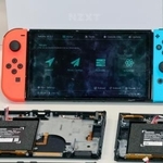 　改造された任天堂の家庭用ゲーム機＝１９日、京都・南署