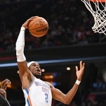 　ウィザーズ戦で攻めるサンダーのギルジャスアレクサンダー＝ワシントン（ロイター＝共同）