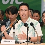 　沖縄県知事選に正式に出馬表明した古謝玄太氏＝２３日午後、那覇市