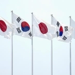 　日章旗と韓国国旗