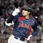 　台湾戦の２回、先制の満塁本塁打を放った大谷＝６日、東京ドーム