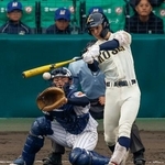 　八戸学院光星-滋賀学園　８回裏八戸学院光星１死一、二塁、菅沼が左前に決勝打を放つ。捕手島尻＝甲子園