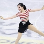 　女子ＳＰ　演技する中井亜美＝プラハ（共同）