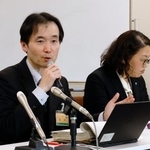 　全庁的なハラスメント被害の調査結果概要を公表する福井県の担当者＝２６日午後、福井県庁