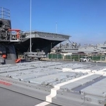 　海上自衛隊のイージス艦「ちょうかい」のトマホーク発射装置＝２６日、米サンディエゴの海軍基地（共同）