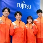 　富士通陸上部に新加入する（左から）伊藤蒼唯、上原琉翔、柳井綾音、小川大輝＝２７日、川崎市