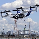 　デモ飛行が行われたジョビー・アビエーションの「Ｊｏｂｙ　Ｓ４」＝２０２５年９月、大阪市此花区の夢洲