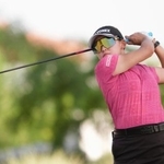 　第３ラウンド、通算１６アンダーで３位の岩井千怜＝ワールウインドＧＣ（共同）