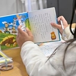 　日本語を学ぶ、外国にルーツを持つ子ども＝１月、東京都内