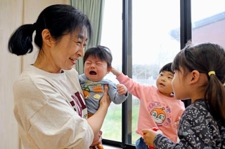 　「こども誰でも通園制度」で受け入れた子ども＝１日午前、千葉県野田市の認定こども園「やなぎさわ幼稚園・保育園」