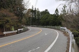 　女性の遺体が発見された現場付近＝７日、長野県阿南町