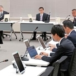 　原発のテロ対策施設の設置期限延長を決めた原子力規制委員会の定例会合＝１日午前、東京都港区