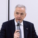 　記者会見するアーチオンのカール・デッペンＣＥＯ＝１日午後、東京都中央区