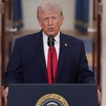 　イラン情勢について演説するトランプ米大統領＝１日、ワシントンのホワイトハウス（ＡＰ＝共同）