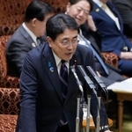 　参院予算委で答弁する赤沢経産相＝３日午前