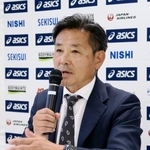 　記者会見する日本陸連の山崎一彦強化委員長＝３日、東京都内