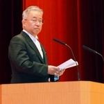 　防衛大学校の入校式であいさつする吉田圭秀校長＝５日午前、神奈川県横須賀市