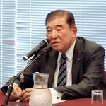 　東京都内で講演する自民党の石破前首相＝６日午後、東京都内