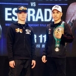 　記者会見で撮影に応じるＷＢＣバンタム級２位の那須川天心（左）と対戦相手のフアンフランシスコ・エストラダ＝８日、東京都文京区