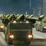 　２０２１年１月、平壌の金日成広場で行われた軍事パレードに登場した短距離弾道ミサイル「ＫＮ２３」（コリアメディア提供・共同）