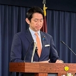 　記者会見する自民党の小林政調会長＝９日午前、東京・永田町の党本部