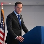 　ワシントンで講演するＮＡＴＯのルッテ事務総長＝９日（ゲッティ＝共同）