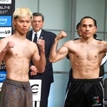 　ＷＢＣバンタム級挑戦者決定戦の前日計量をクリアした那須川天心（左）とフアンフランシスコ・エストラダ＝１０日、東京都文京区