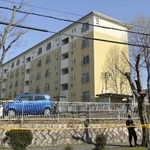 　事件があった集合住宅＝８日、大阪府和泉市