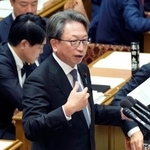 　衆院予算委で質問する平将明氏（自民党・無所属の会）