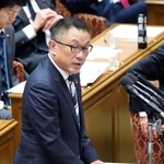 　衆院予算委で質問する中島克仁氏（立憲民主党・無所属）