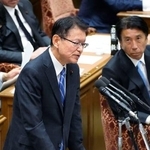 　衆院予算委で質問する長妻昭氏（立憲民主党・無所属）