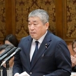 　参院予算委で質問する伊勢崎賢治氏（れいわ新選組）