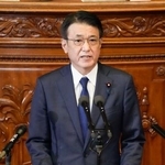 　衆院本会議で代表質問する角田秀穂氏（公明党）