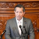 　衆院本会議で代表質問する山川仁氏（れいわ新選組）