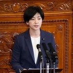 　参院本会議で代表質問する石垣のり子氏（立憲民主・社民・無所属）